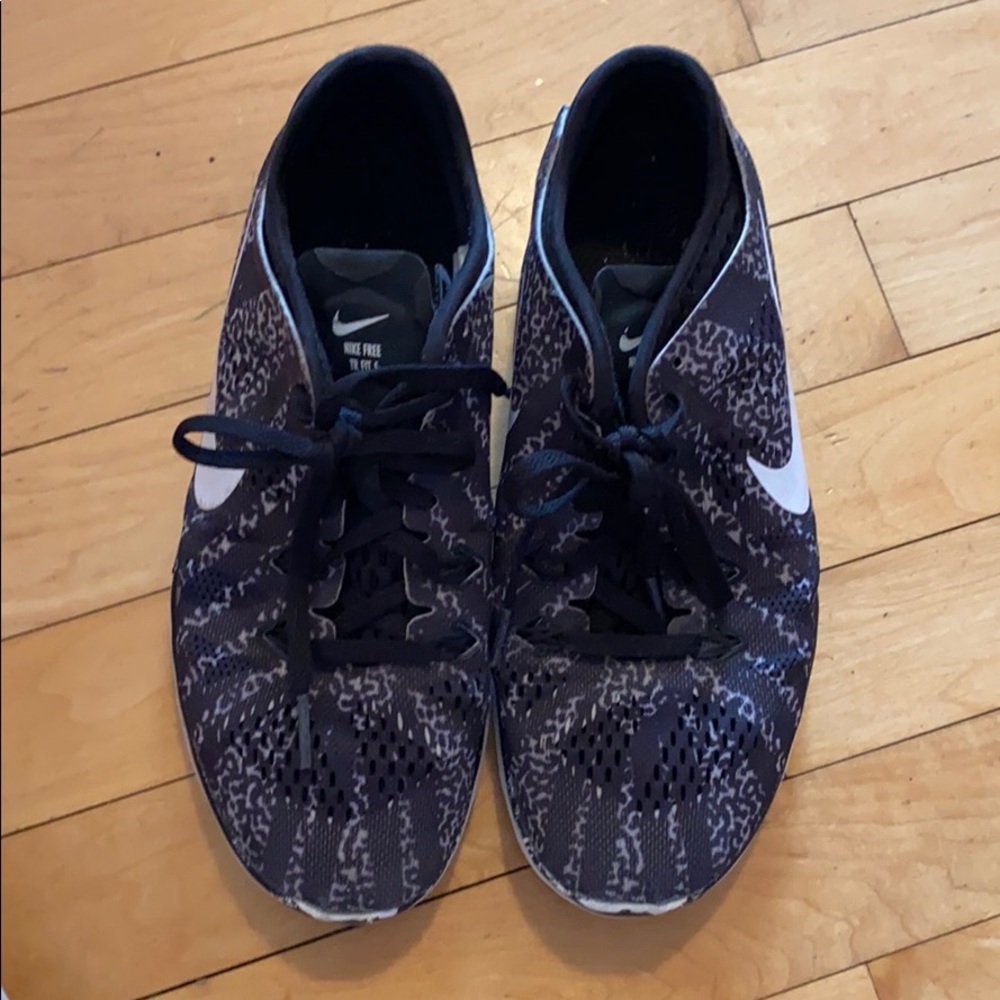 Black and White Nike Free TR Fit 5